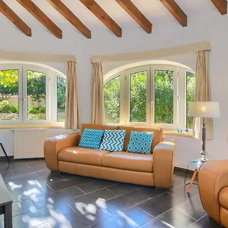 Doudou By Aguilarent Denia