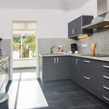 Doudou By Aguilarent Denia