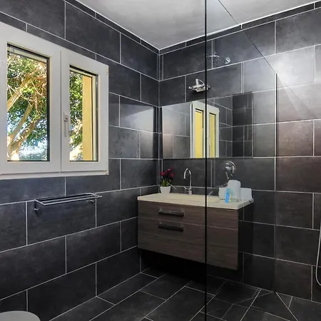 Doudou By Aguilarent *